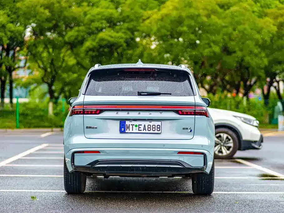 Geely Xingyue L — фото 7