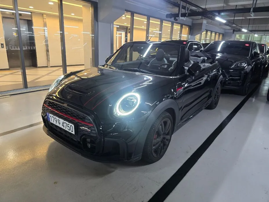 Mini Cooper Convertible JCW 1