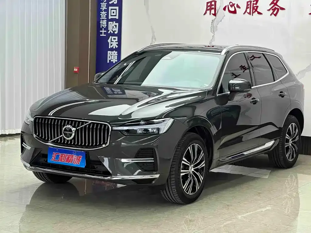 Volvo XC60 — фото 1