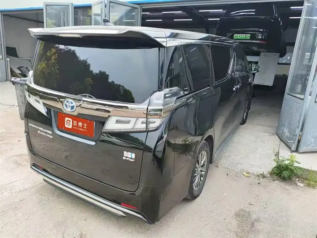 Toyota Vellfire — фото 6