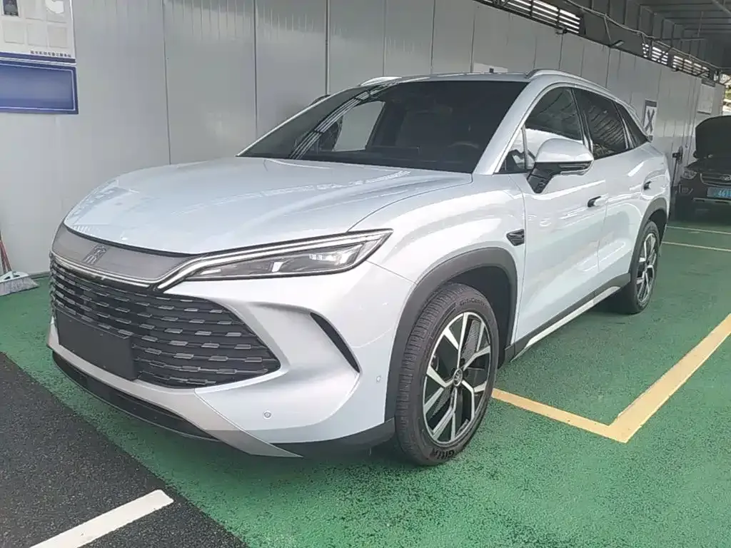 BYD L DM-i — фото 1