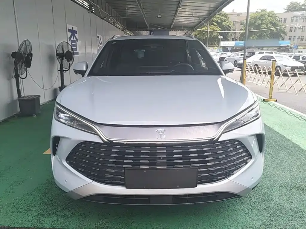 BYD L DM-i — фото 8