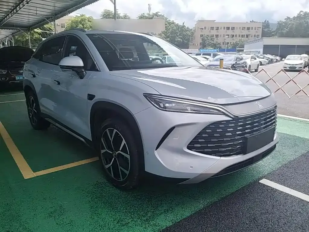 BYD L DM-i — фото 10