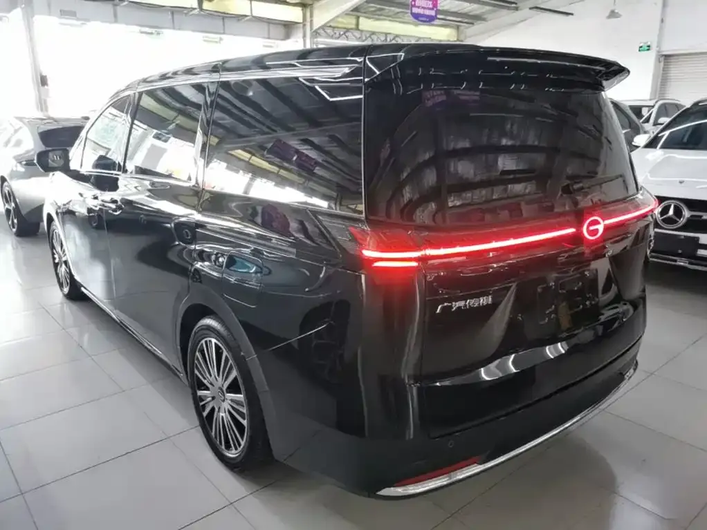 GAC Motor 传祺E8 PHEV — фото 6