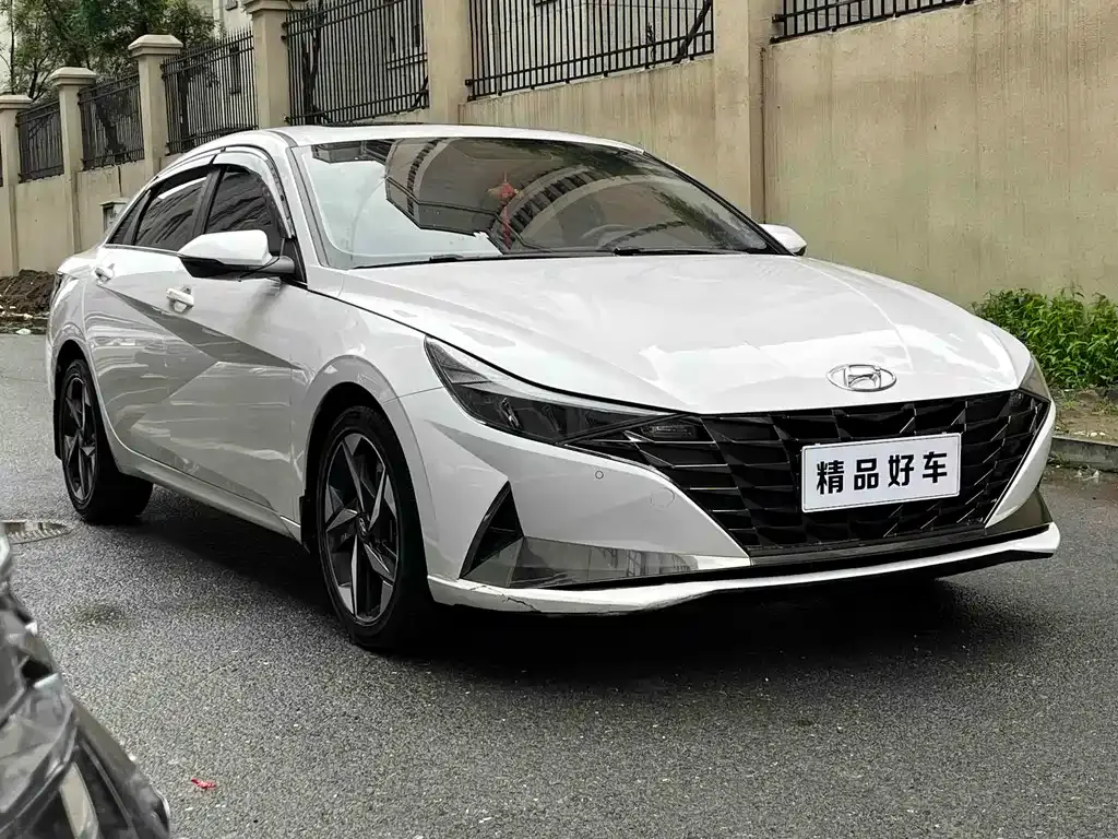Hyundai Elantra — фото 4