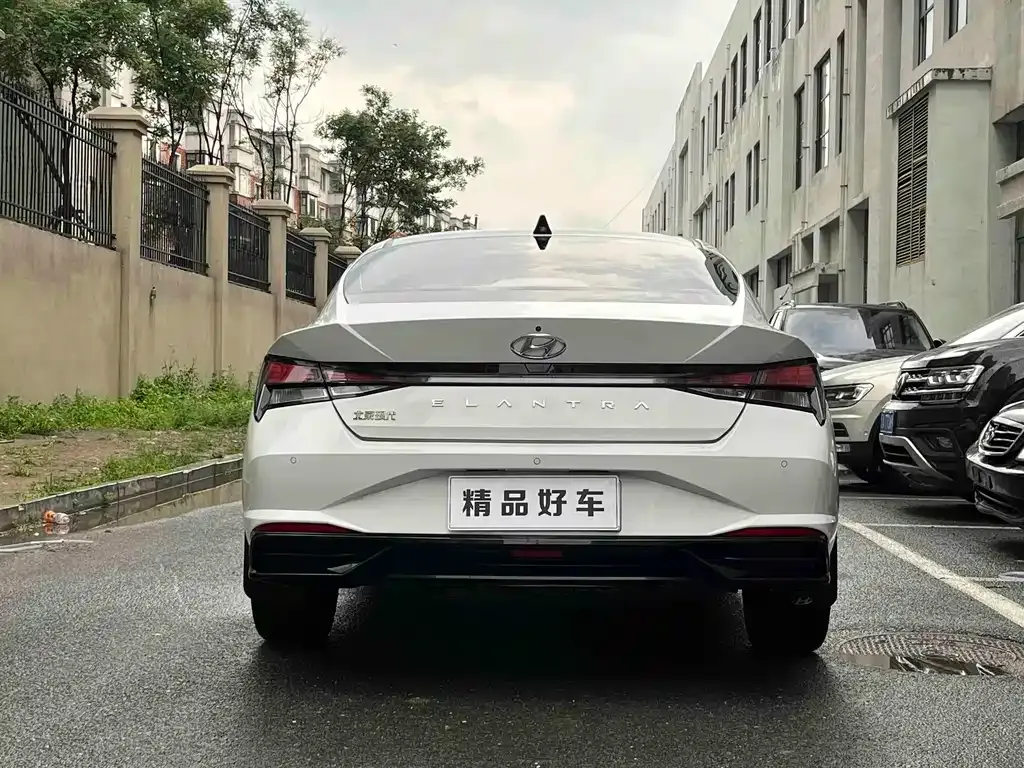 Hyundai Elantra — фото 6