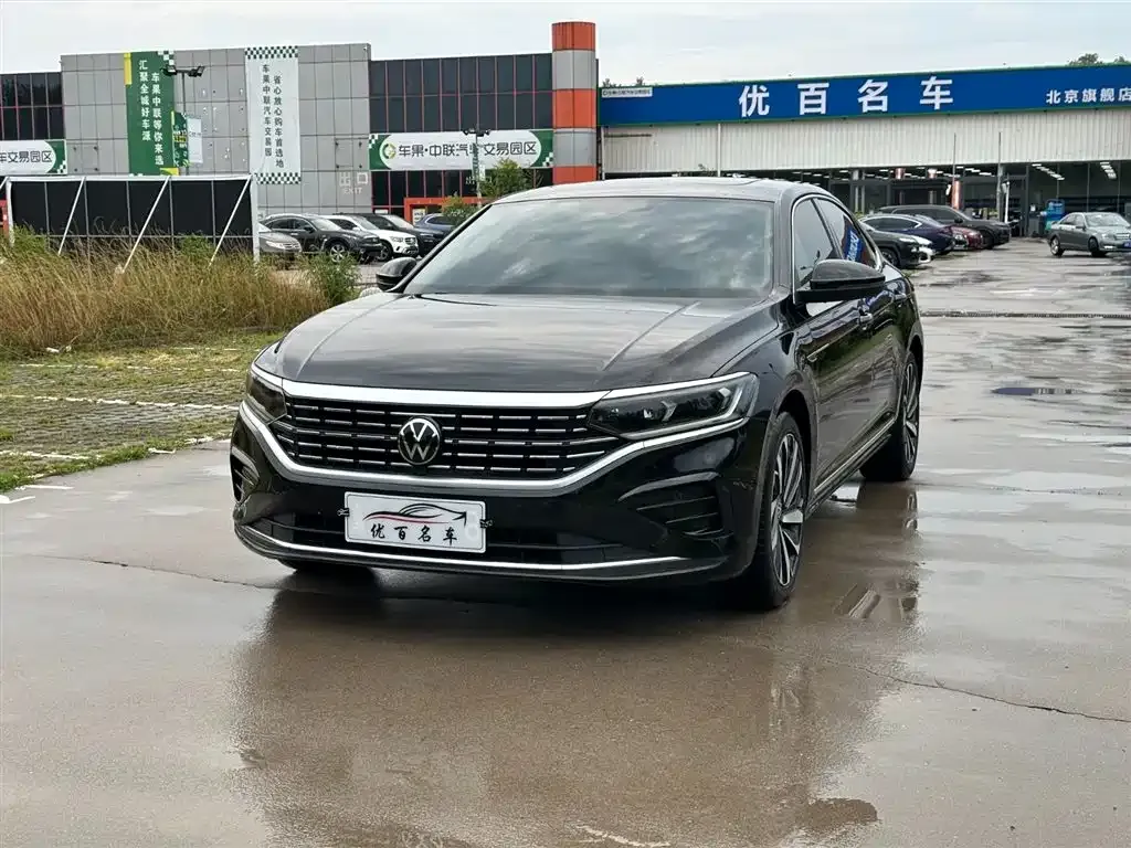 Volkswagen Passat — фото 1