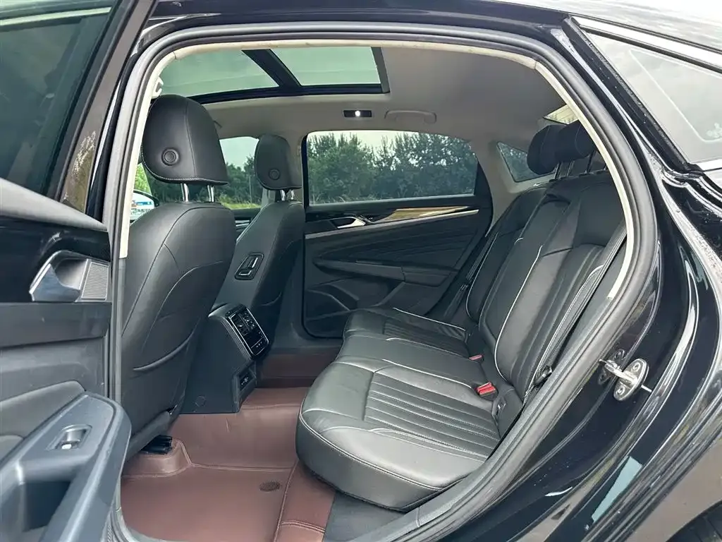 Volkswagen Passat — фото 5