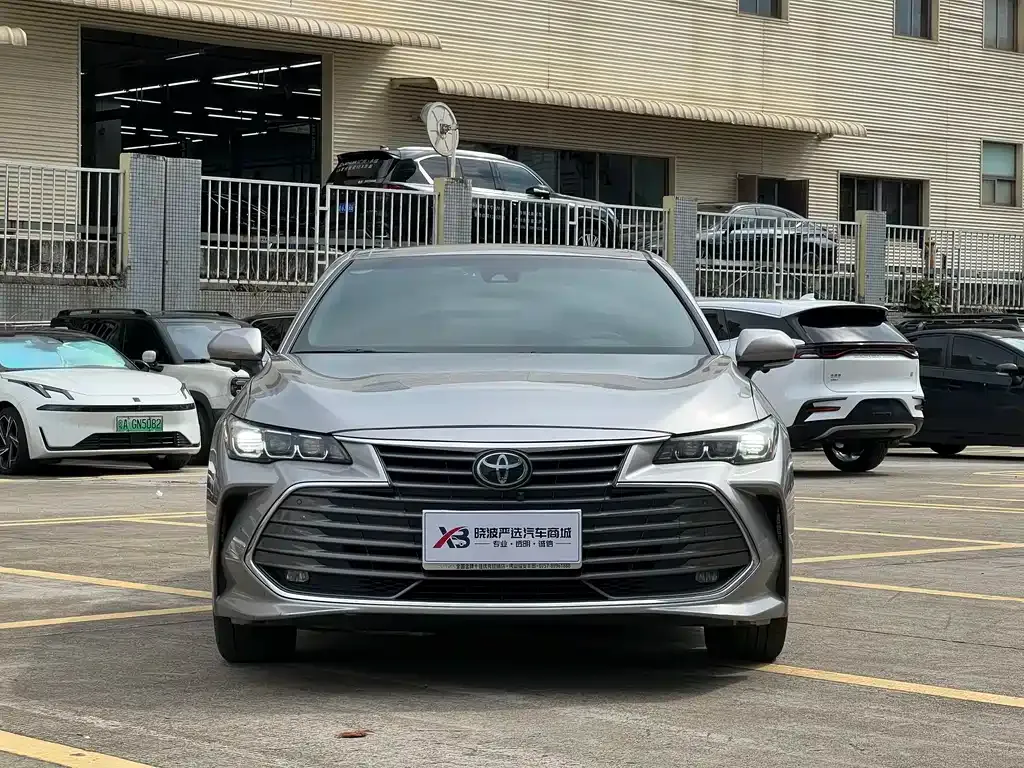 Toyota Avalon — фото 10