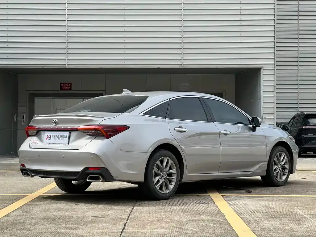 Toyota Avalon — фото 5
