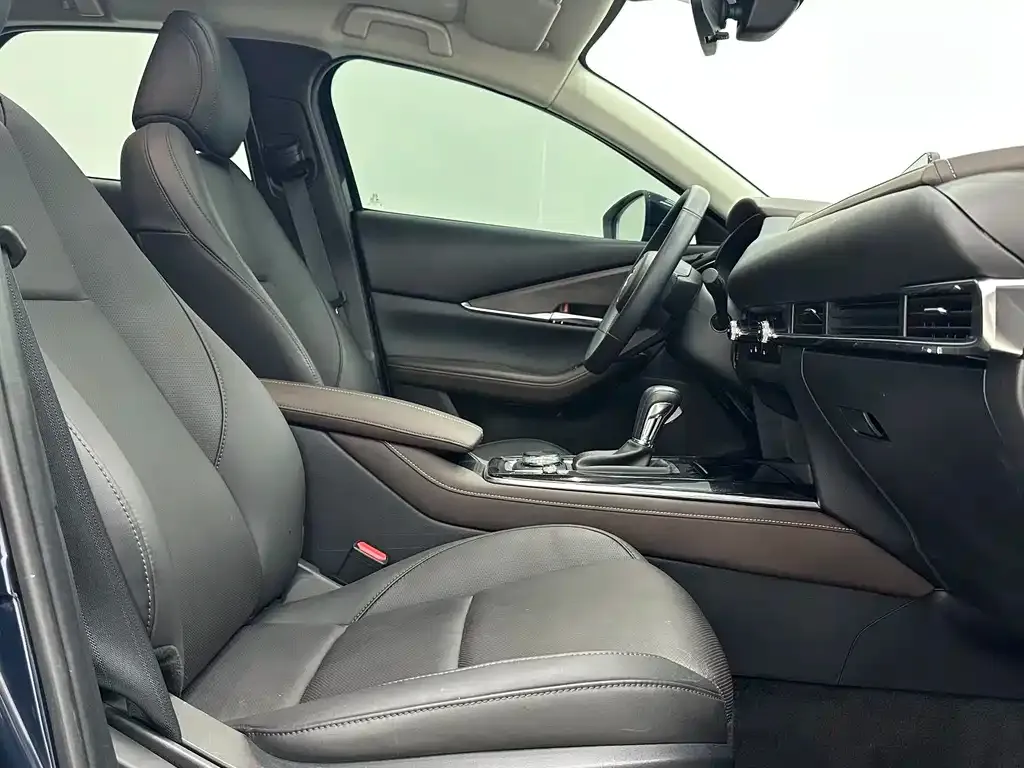 Mazda CX-30 — фото 10