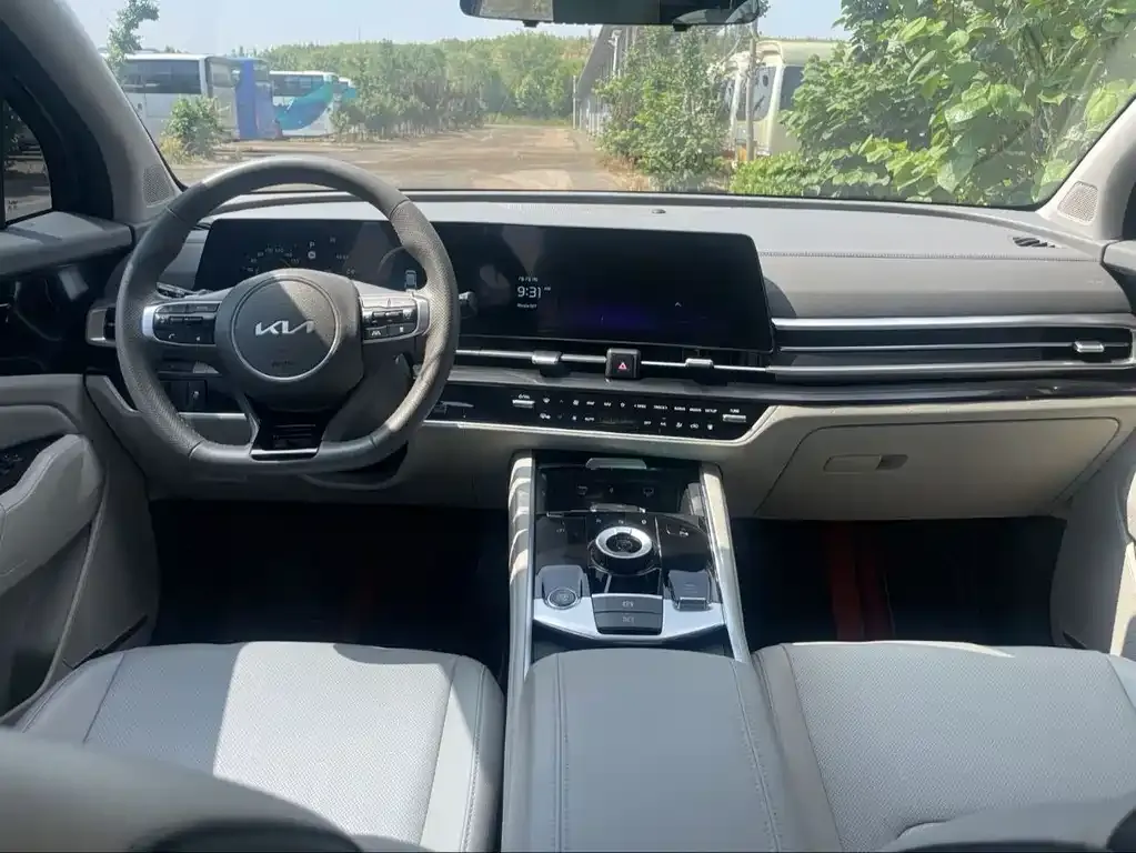 Kia Sportage — фото 8