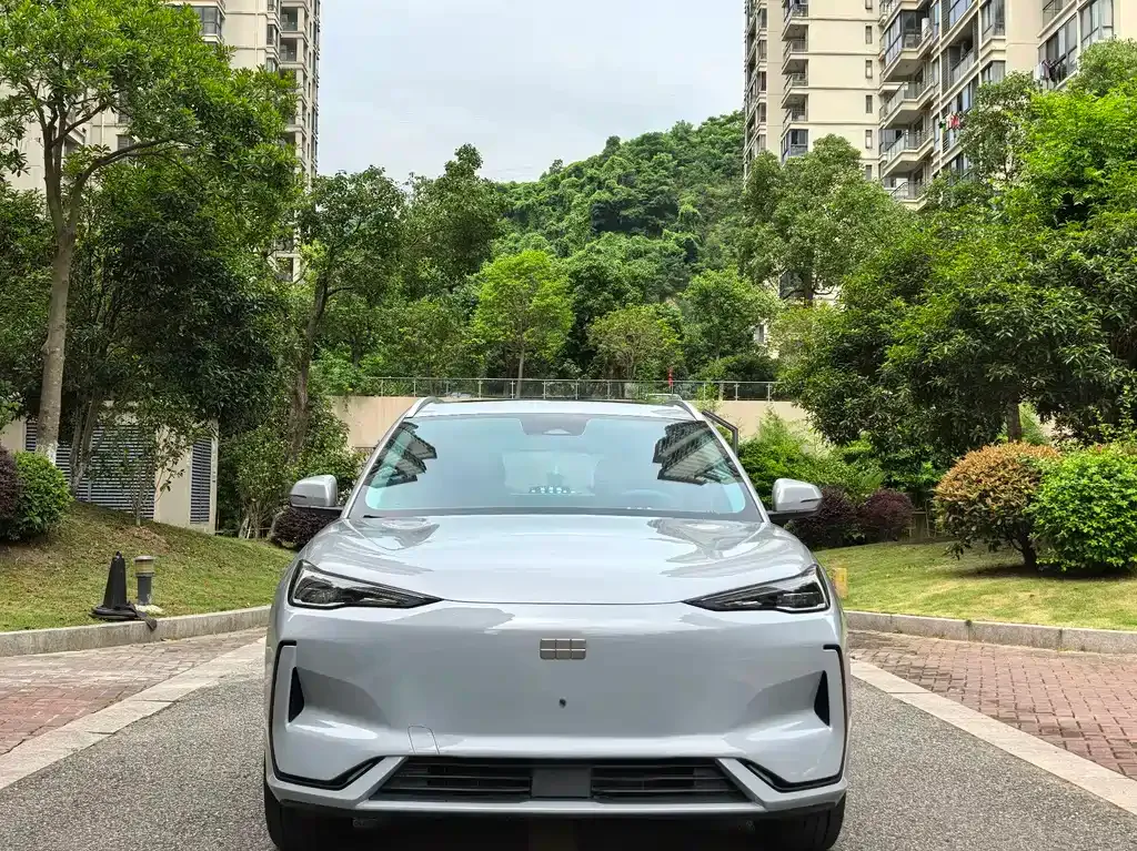 Geely Galaxy E5 — фото 10