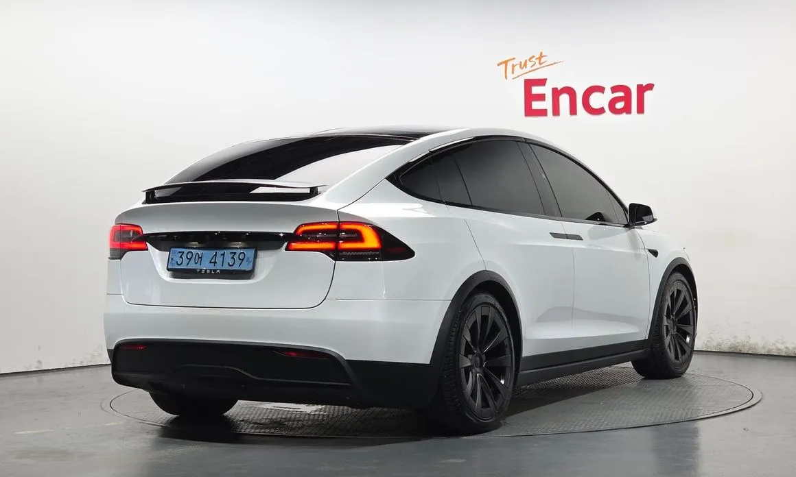 Tesla Model X — фото 2