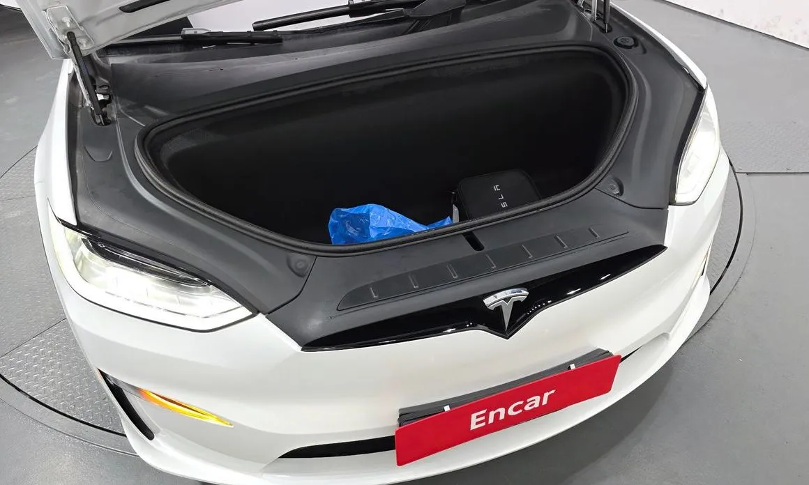 Tesla Model X — фото 6