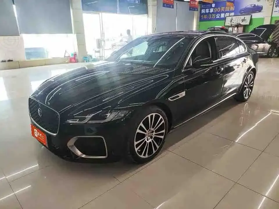 Jaguar XFL — фото 1