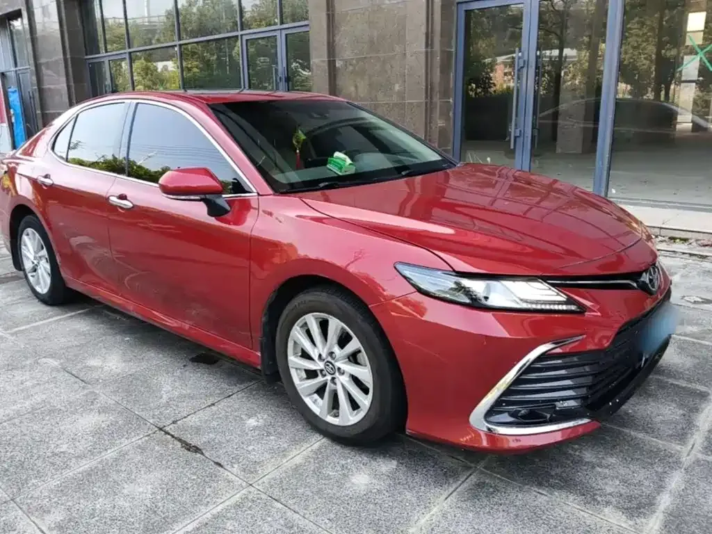 Toyota Camry — фото 6