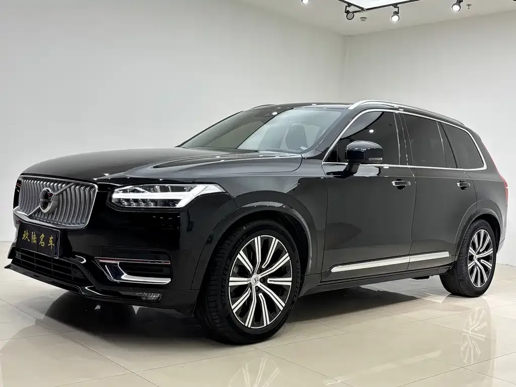 Volvo XC90 — фото 1