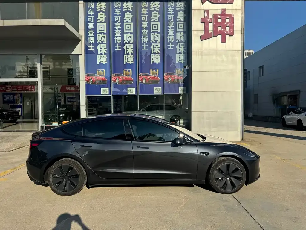 Tesla Model 3 — фото 6
