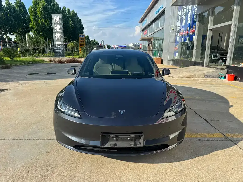 Tesla Model 3 — фото 9