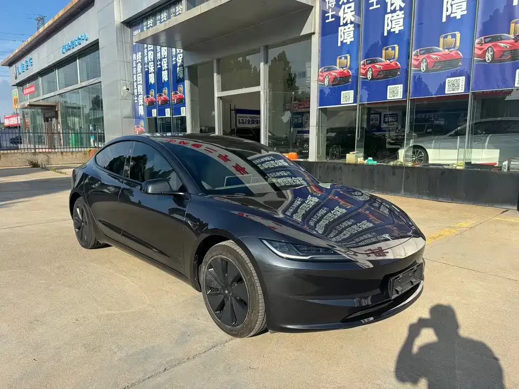 Tesla Model 3 — фото 10