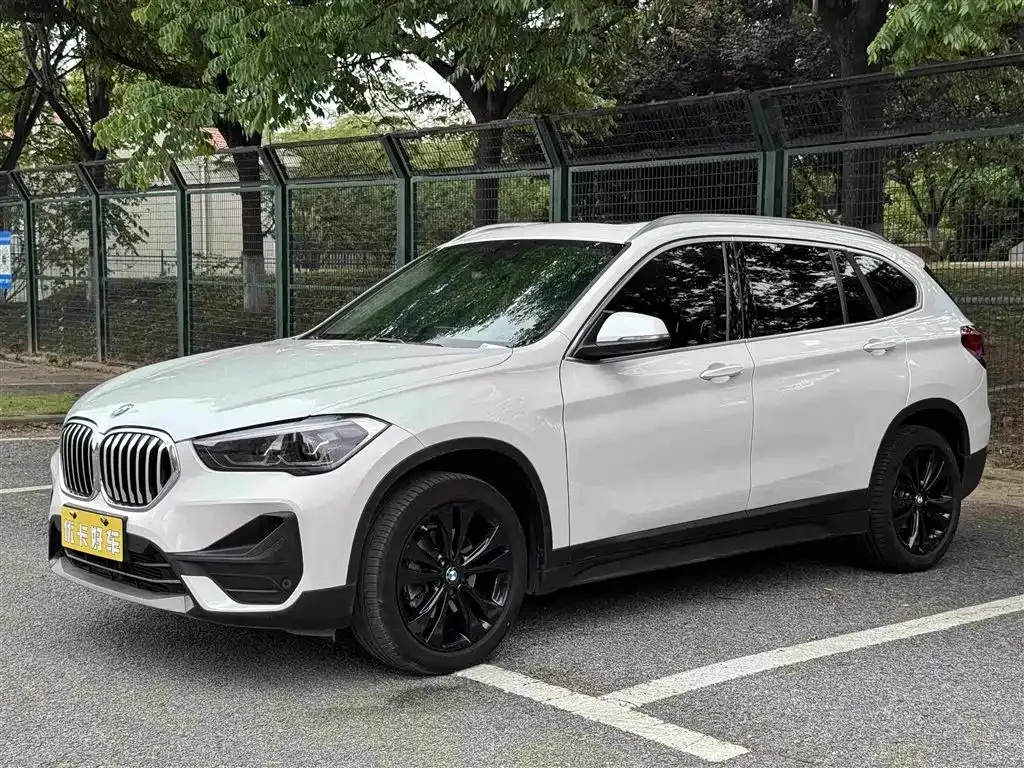 BMW X1 — фото 1