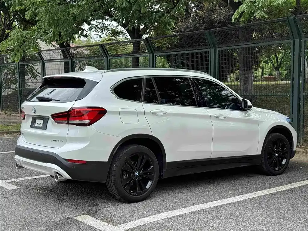 BMW X1 — фото 9