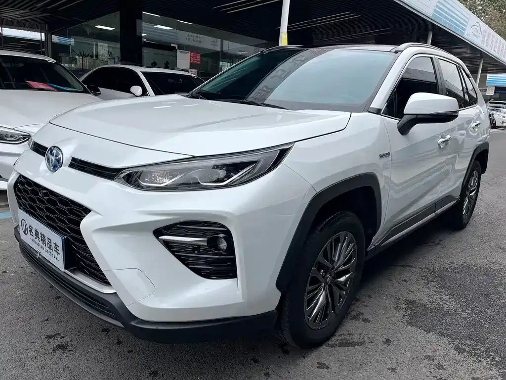 Toyota Wildlander — фото 1