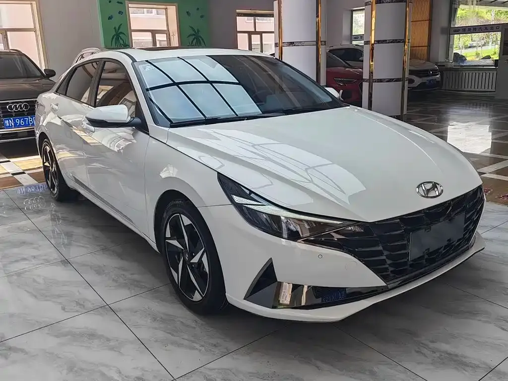 Hyundai Elantra — фото 10