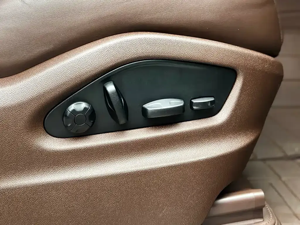 Porsche Cayenne — фото 6