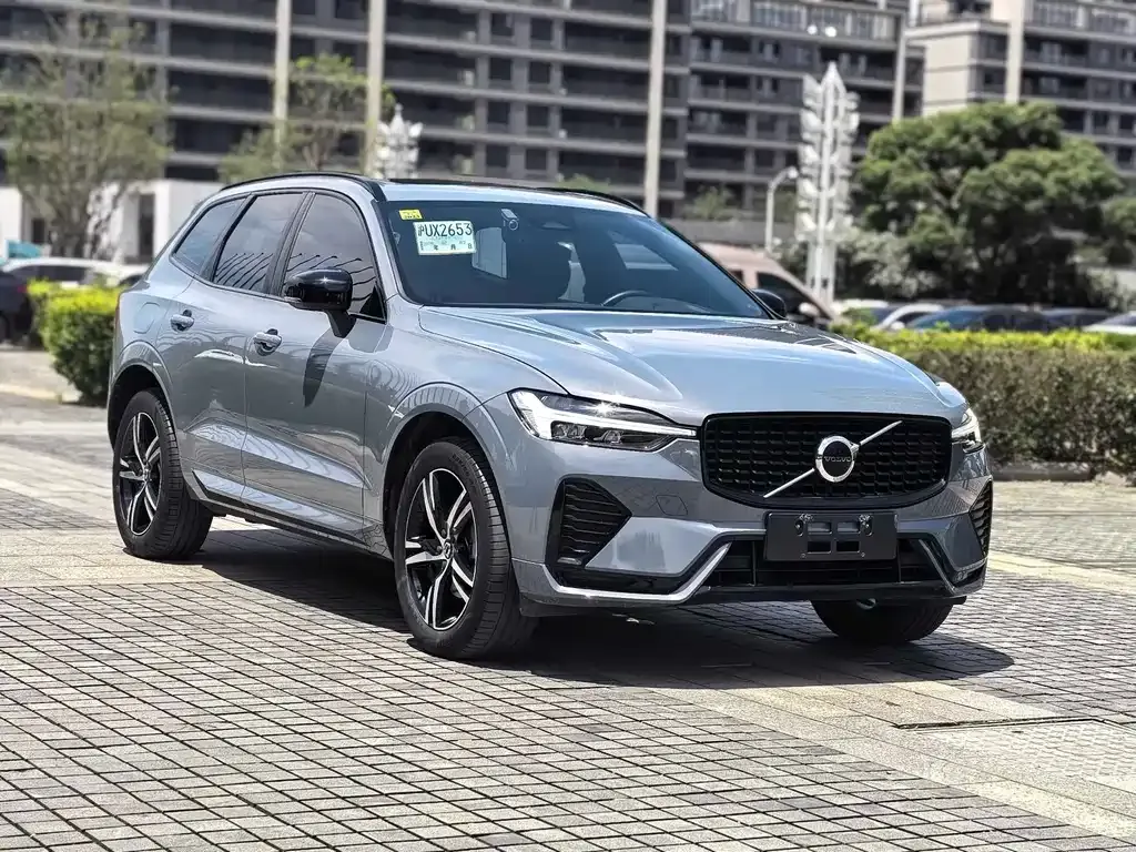 Volvo XC60 — фото 7