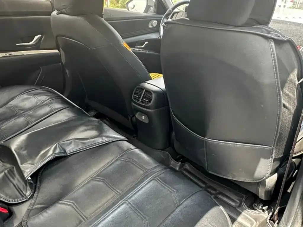 Hyundai Elantra — фото 10