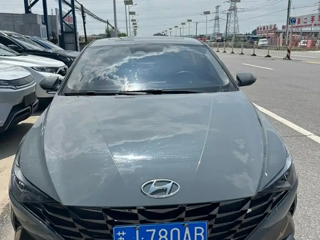 Hyundai Elantra — фото 2