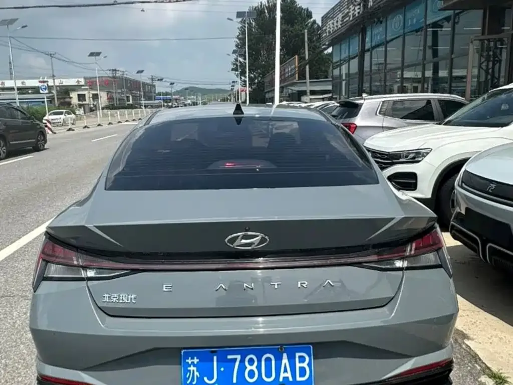 Hyundai Elantra — фото 4