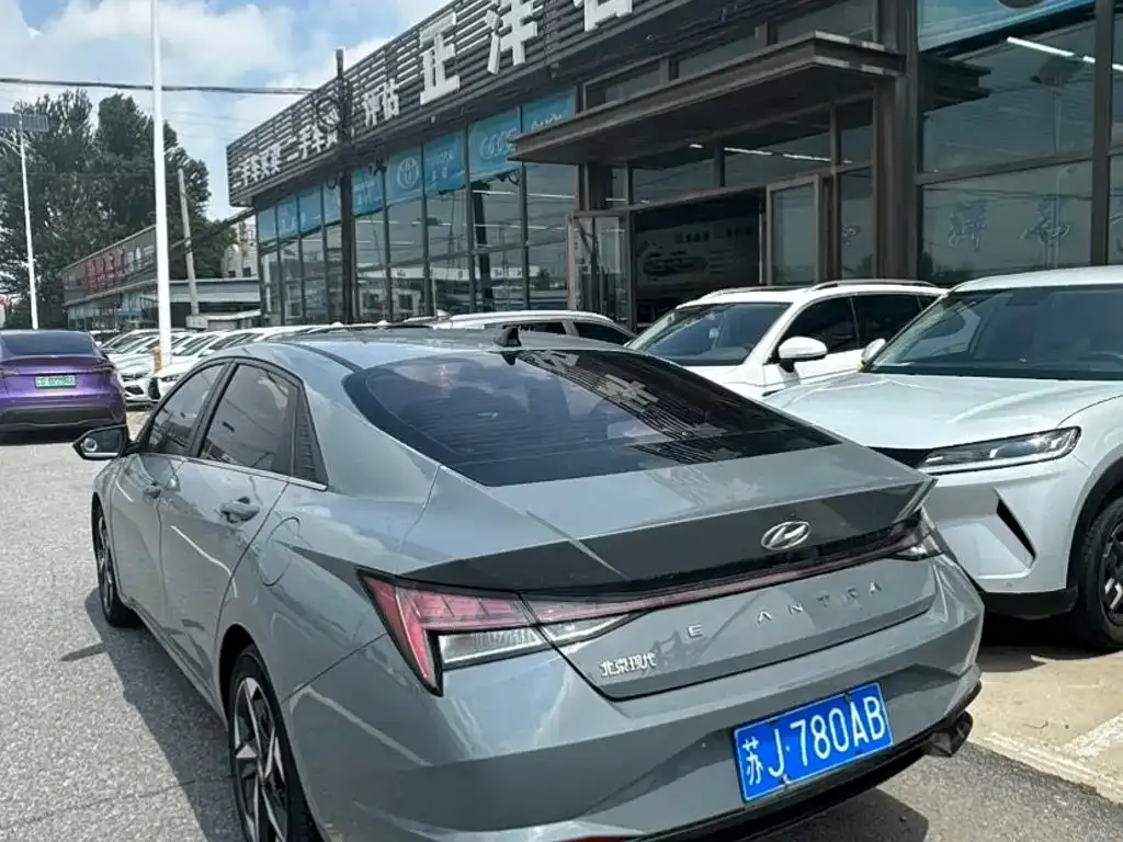 Hyundai Elantra — фото 3