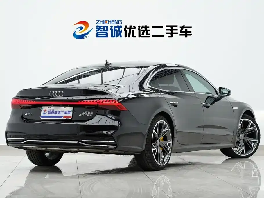 Audi A7L — фото 6