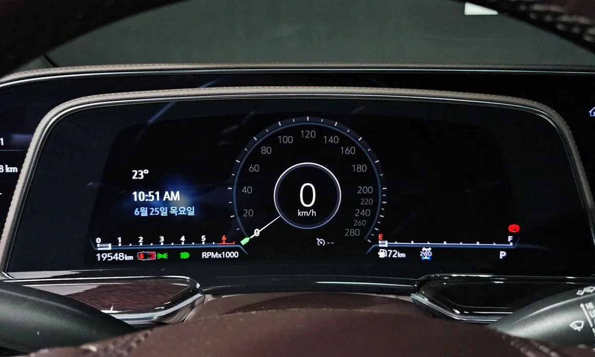 Cadillac Escalade 2022 из KR, фото 10