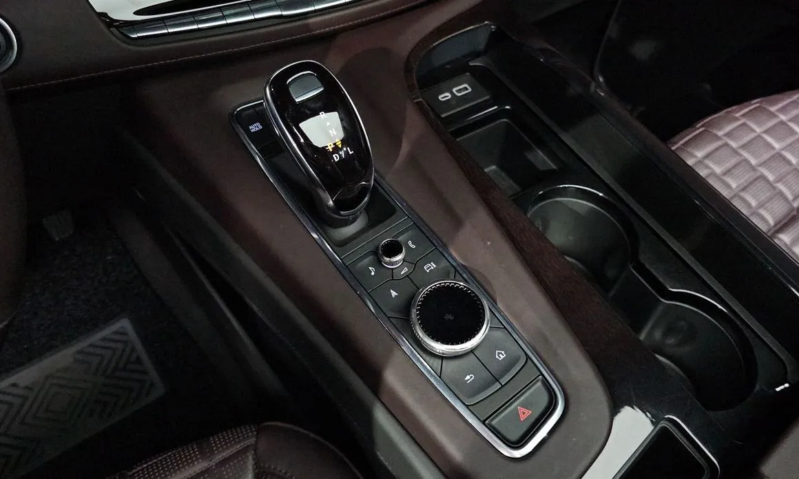 Cadillac Escalade 2022 из KR, фото 7