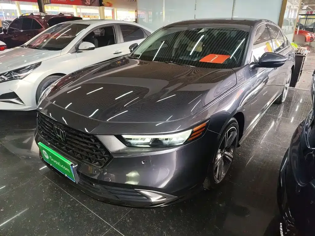 Honda Accord — фото 1