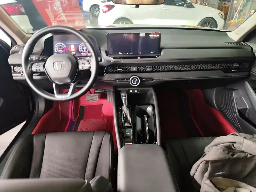 Honda Accord — фото 10