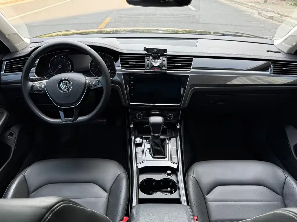 Volkswagen Phideon — фото 2