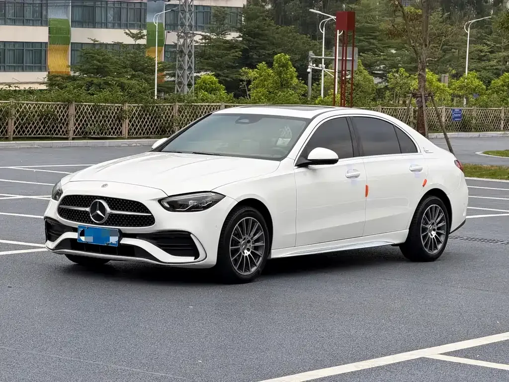 Mercedes-Benz C-Class — фото 1