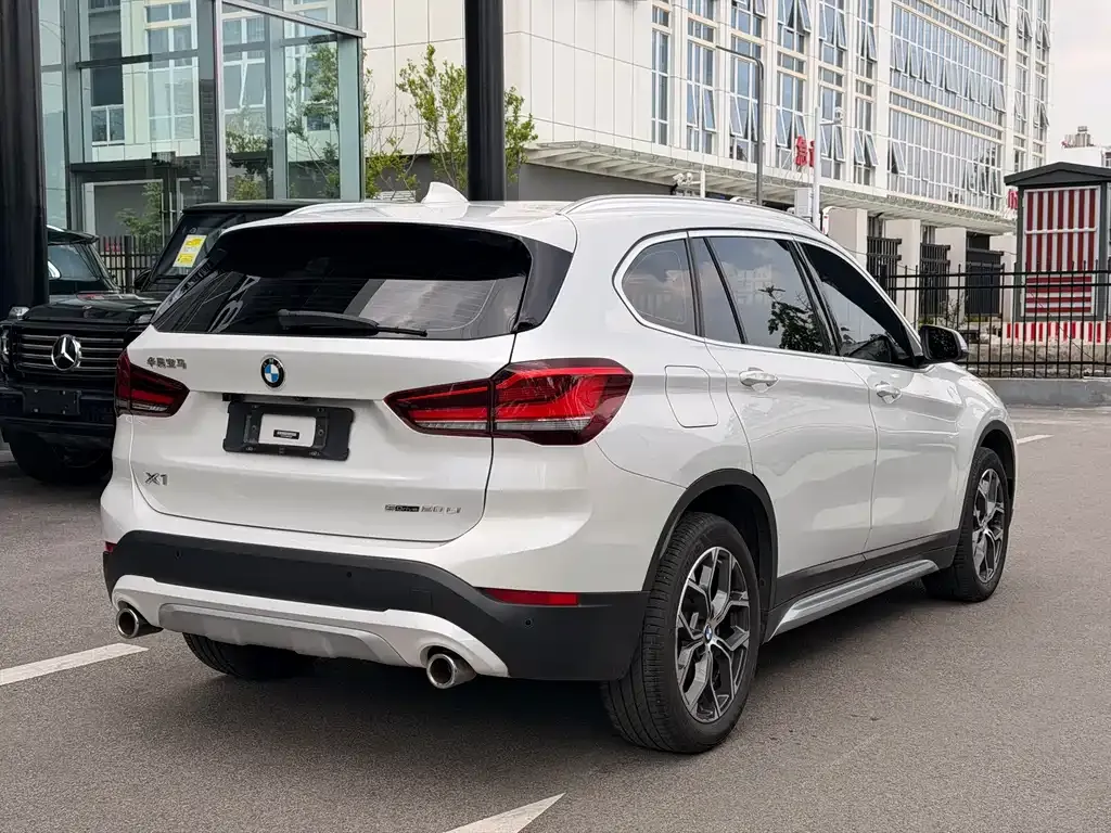 BMW X1 — фото 5