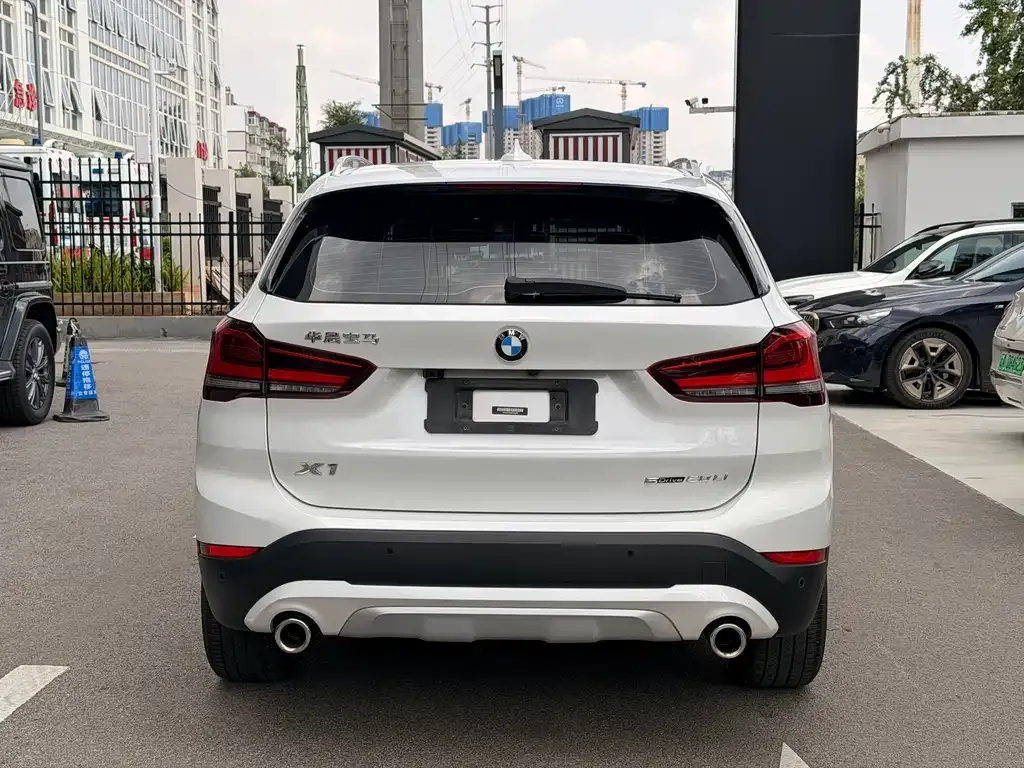 BMW X1 — фото 8