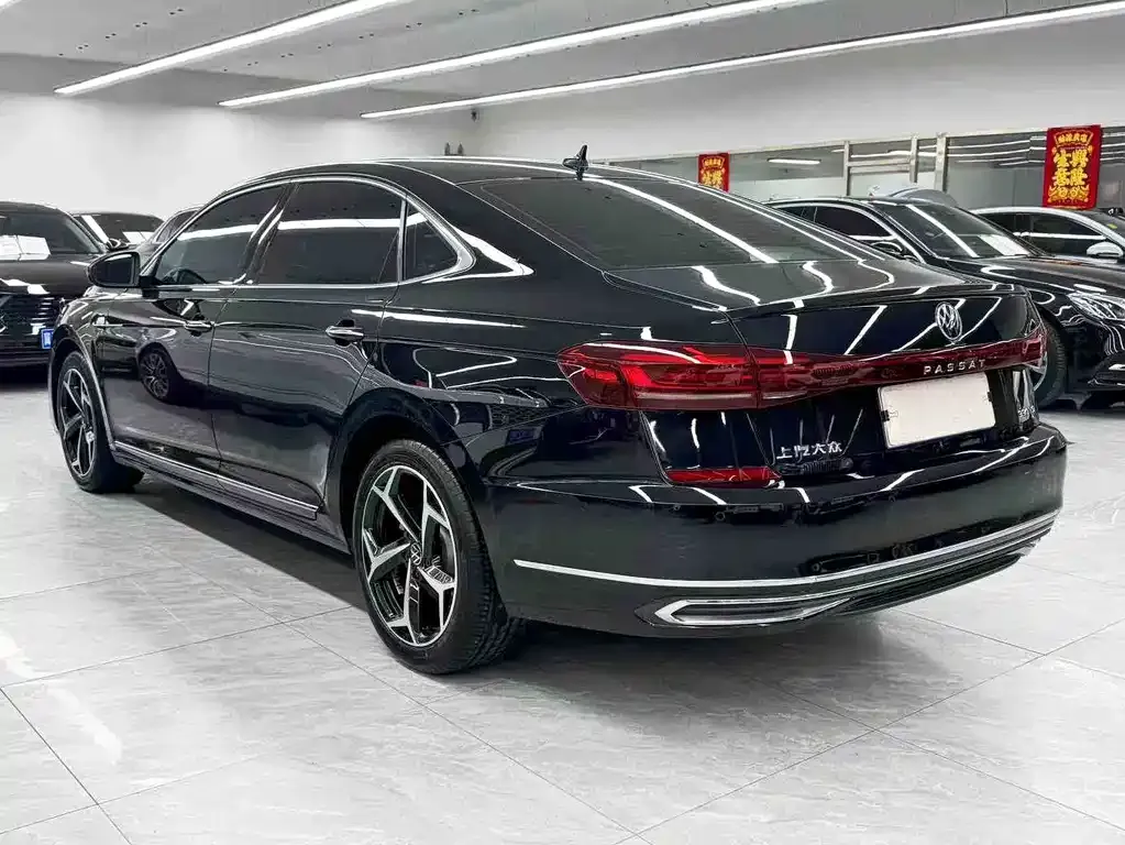 Volkswagen Passat — фото 8