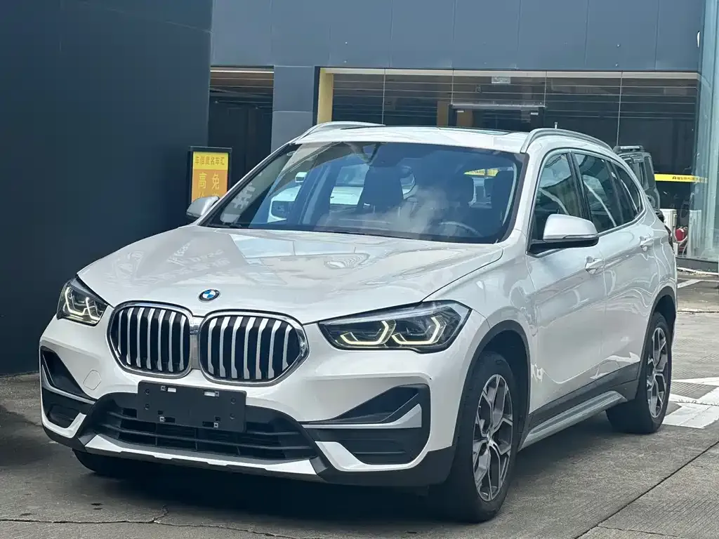 BMW X1 — фото 1