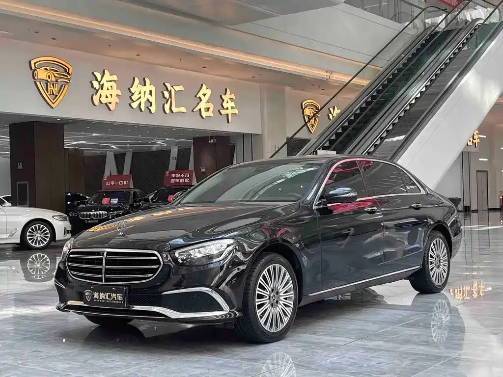 Mercedes-Benz E-Class — фото 1