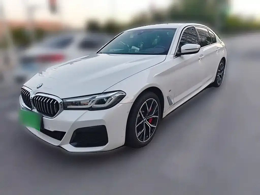 BMW 5 Series — фото 1