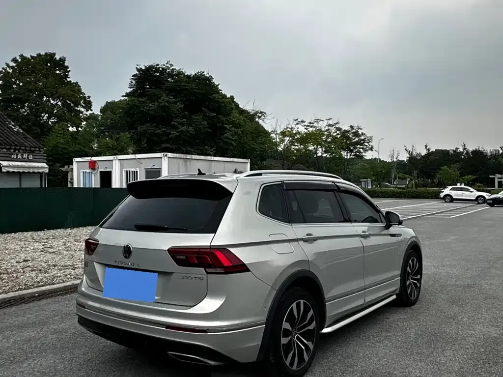 Volkswagen Tiguan L — фото 4