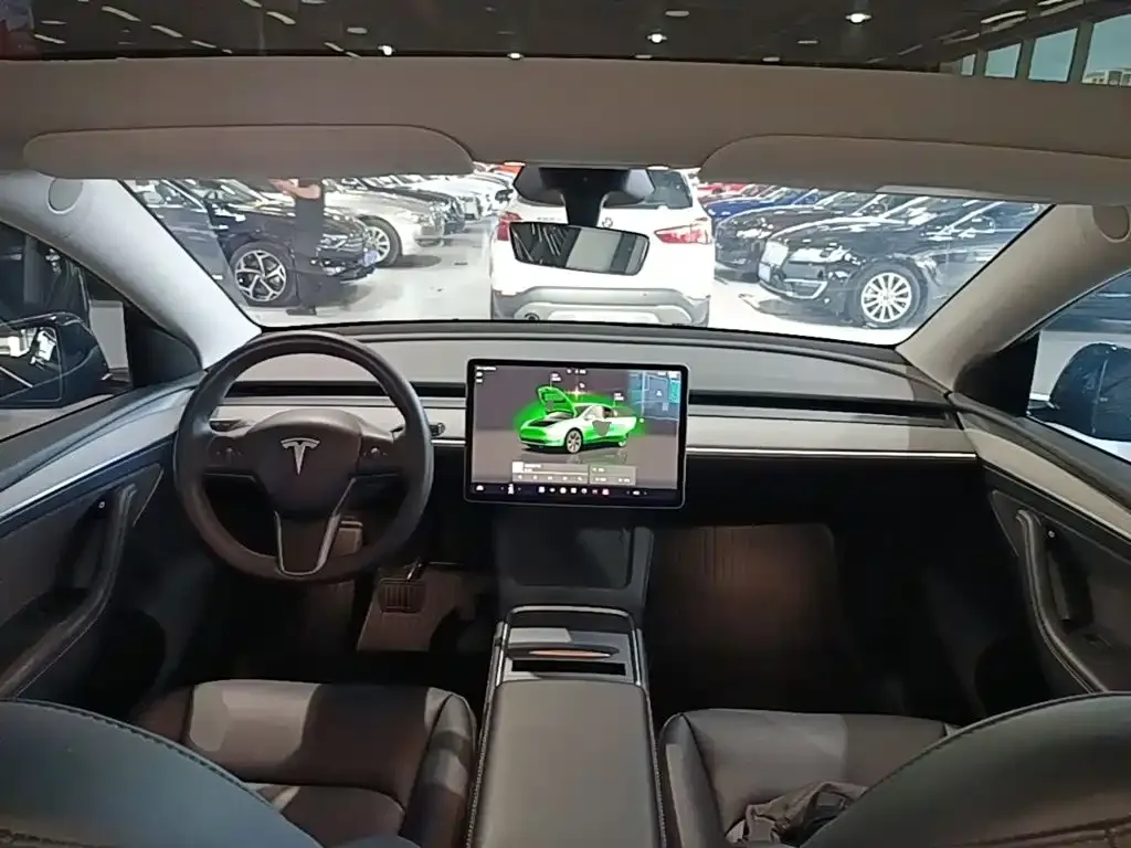 Tesla Model Y — фото 3